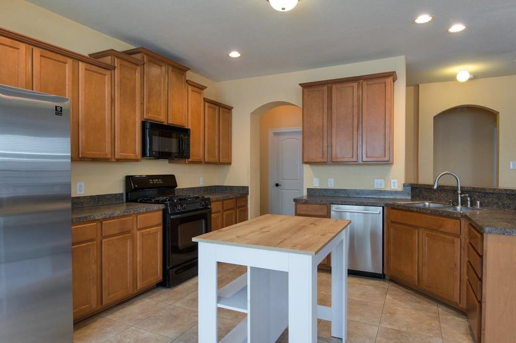 1709 Kittyhawk Dr, Oak Point, TX 75068