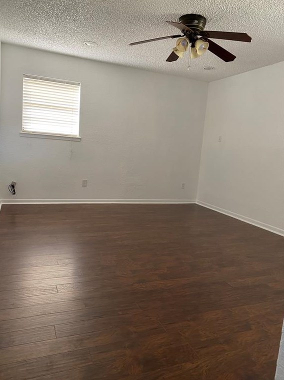 1307 3rd St, Granbury, TX 76048