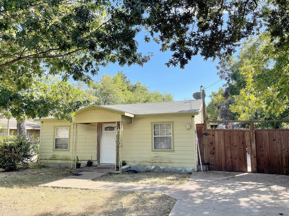 11420 Long Hill Ln, Mesquite, TX 75180-3807
