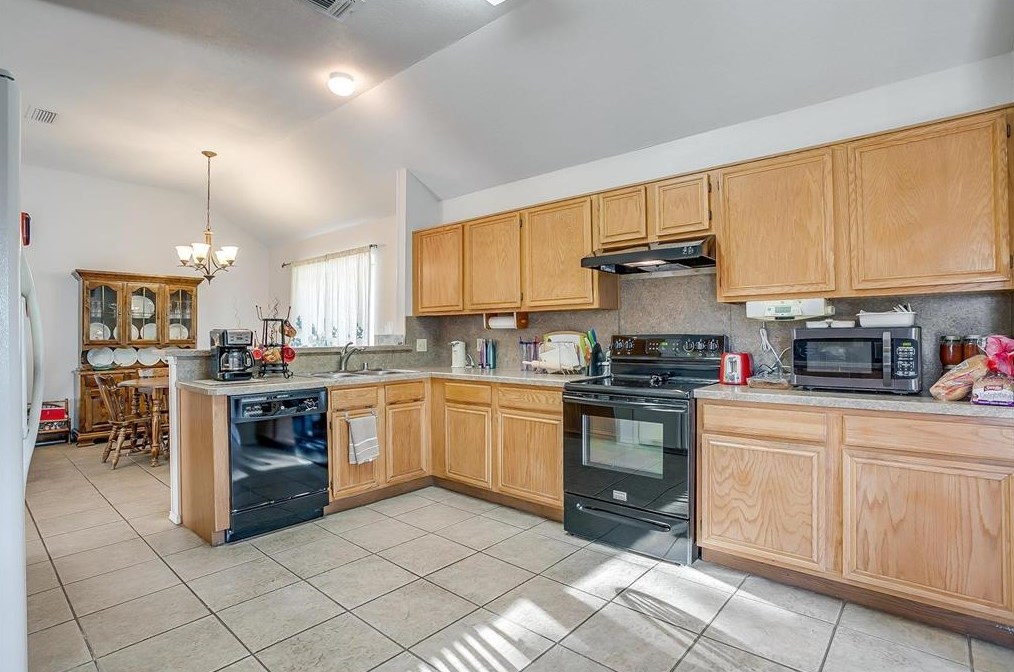 7133 Summerset Dr, Fort Worth TX  76126-4534 exterior