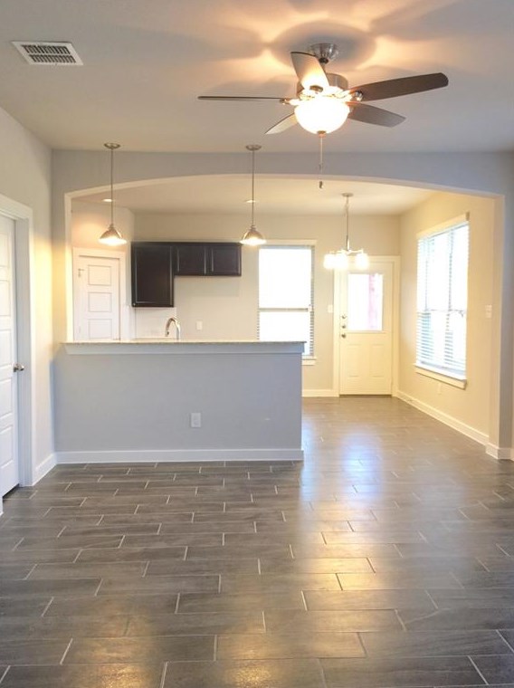 1024 W Sierra Vista Ct, Midlothian, TX 76065