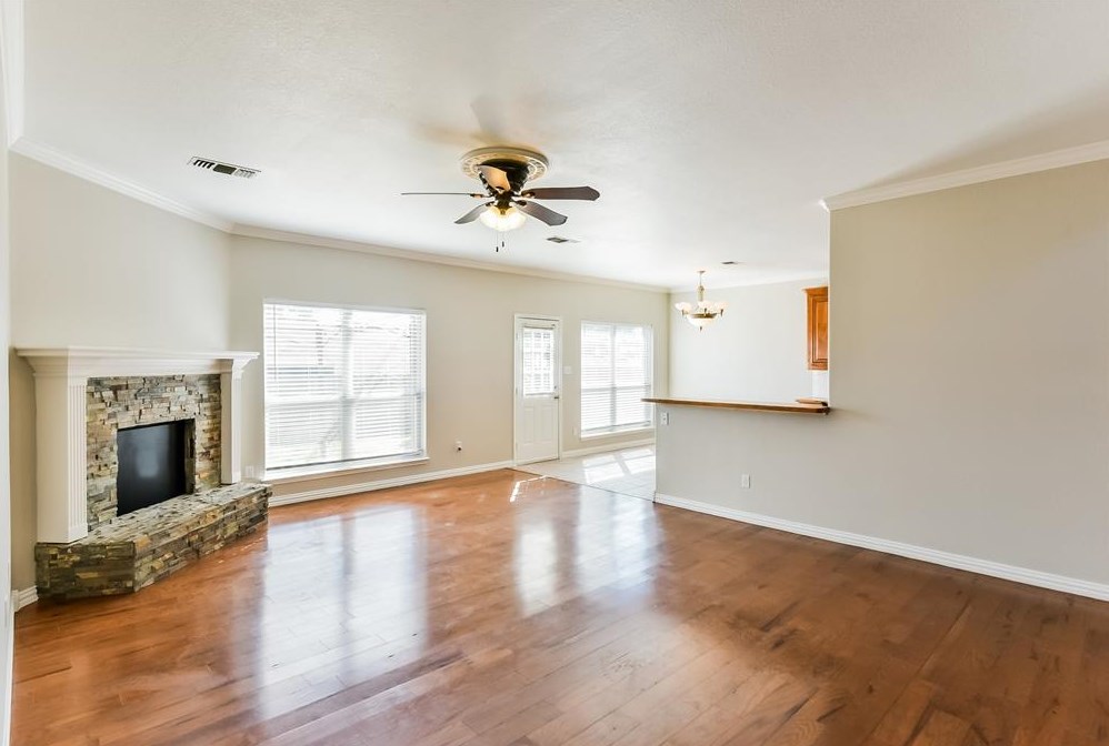3812 Periwinkle Dr, Fort Worth, TX 76137