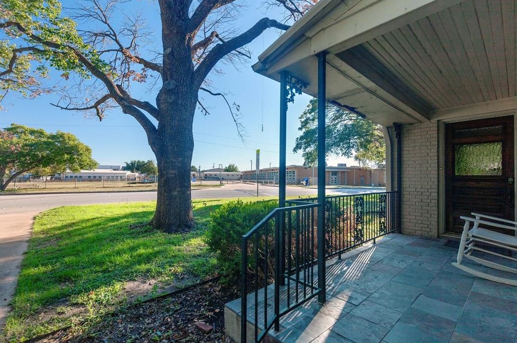3200 S Hills Ave, Fort Worth, TX 76109