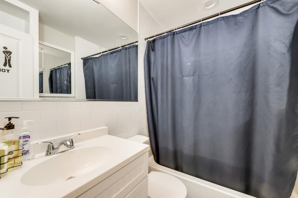 2610 Greenhill Dr, Mesquite TX 75150-5223 exterior