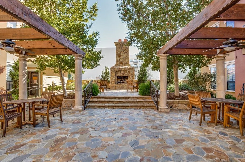 8616 Turtle Creek Blvd, Dallas TX  75225-4014 exterior