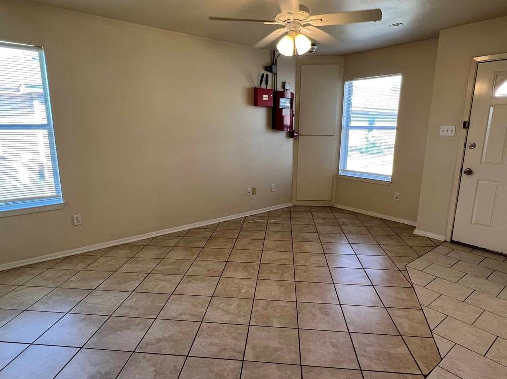 121 Cambridge Dr #4, Fort Worth, TX 76179