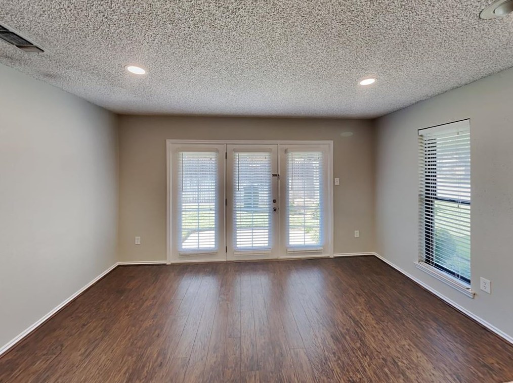 4919 Ledgestone Dr, Fort Worth, TX 76132