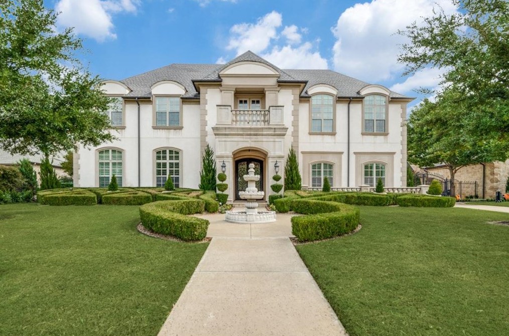 217 Edinburgh Ct, Grapevine, TX 76092