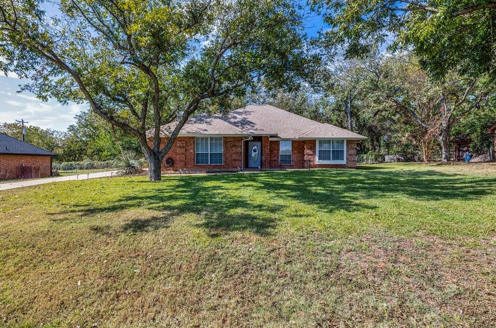 9521 Bellechase Rd, Granbury, TX 76049