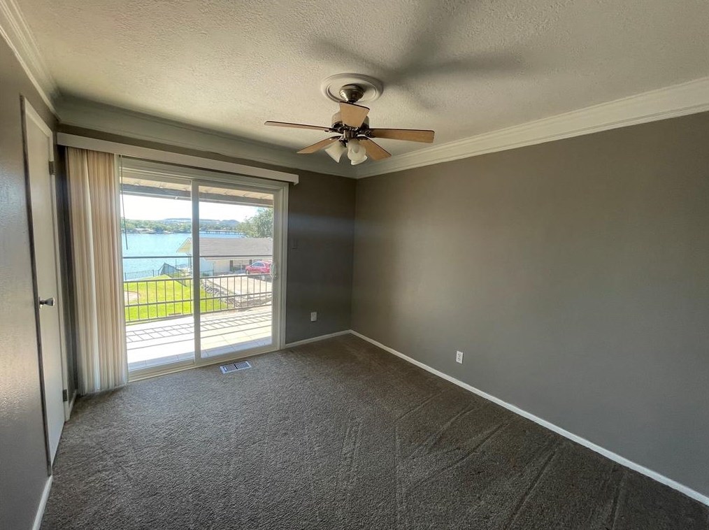 121 W Doyle St, Granbury, TX 76048