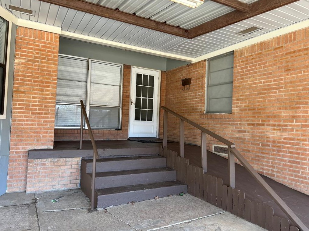 12 Geraldine Ln, Denison, TX 75020