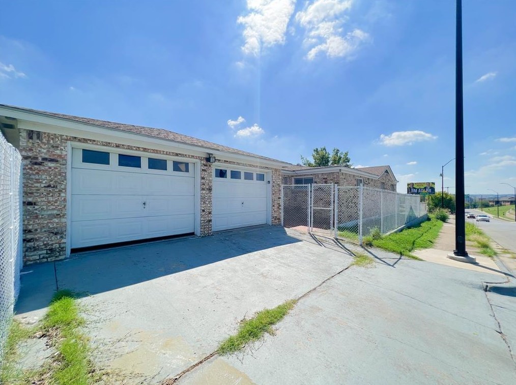 5636 Helmick Ave, Fort Worth, TX 76107