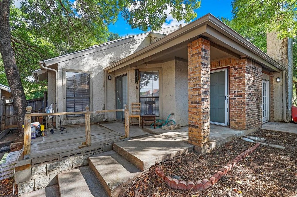 231 Shady Lane Dr, Fort Worth, TX 76112