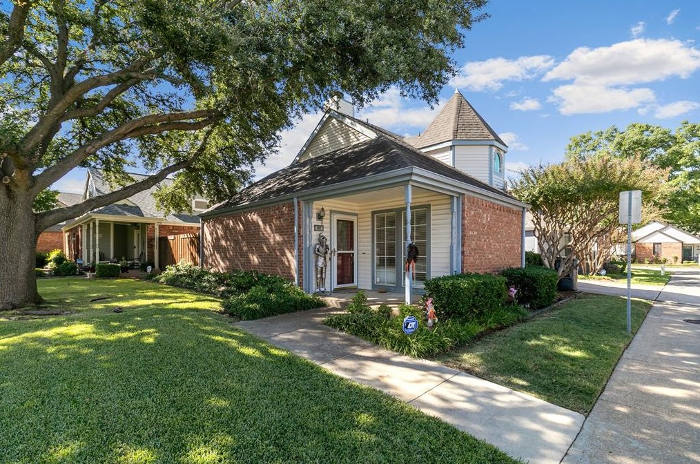 4116 Hollow Oak Dr, Dallas, TX 75287-6626
