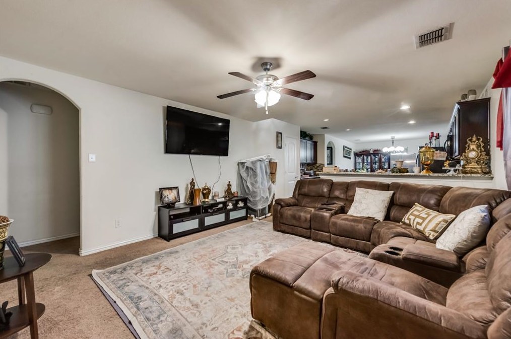 7419 Pineberry Rd, Dallas TX 75249-1327 exterior