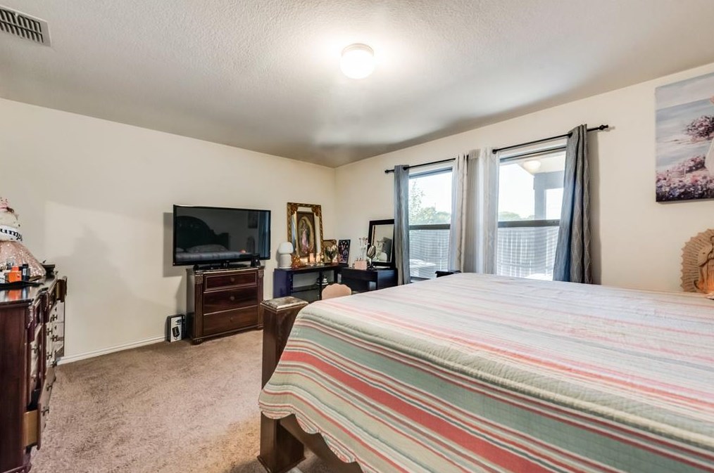 7419 Pineberry Rd, Dallas TX 75249-1327 exterior