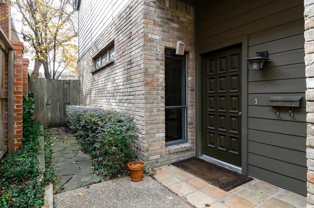 3657 Asbury St, Dallas, TX 75205