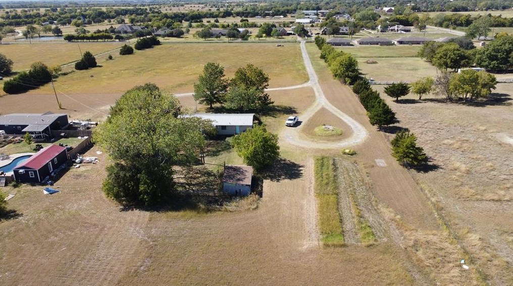 598 Pratt Rd, Oak Leaf, TX 75154-5200