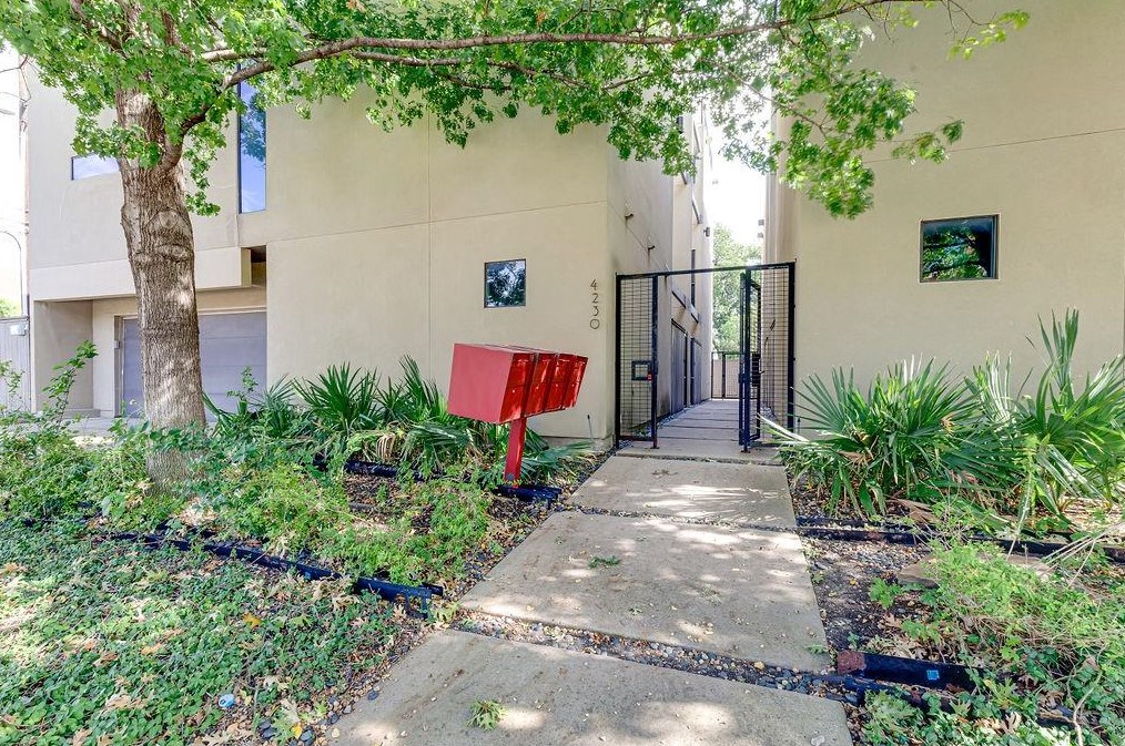 4230 Munger Ave Apt A, Dallas, TX