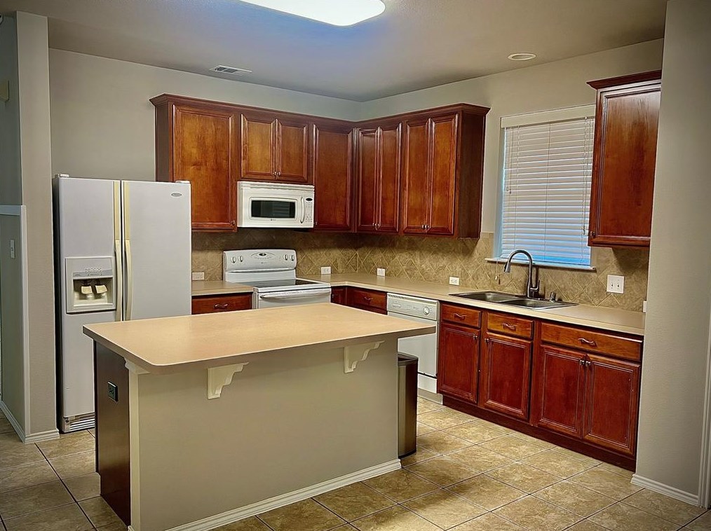 3216 Versante Dr, Bedford, TX 76021