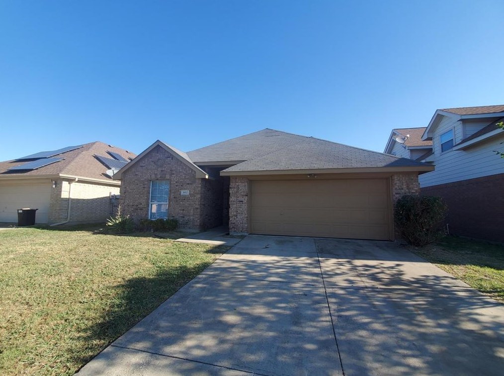 102 Kennedy Dr, Terrell, TX 75160