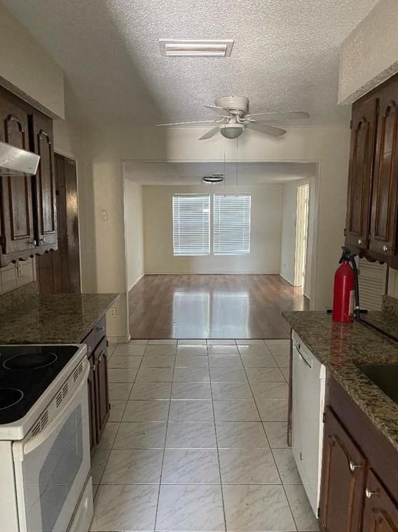 1013 Jeanette Way, Carrollton, TX 75006