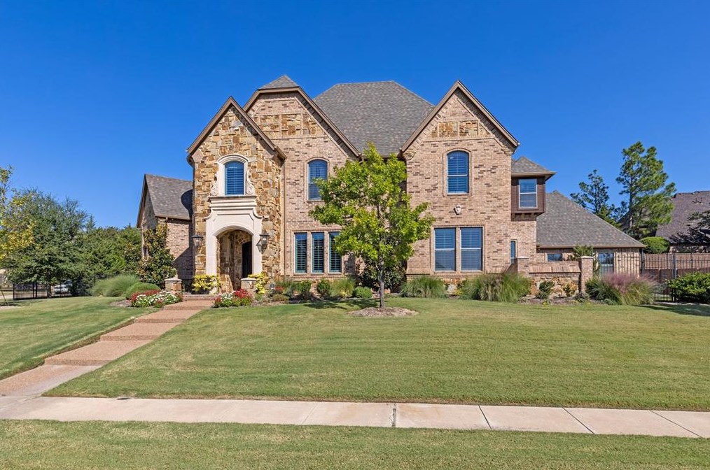 2405 Poplar Ct, Roanoke, TX 76262-8830