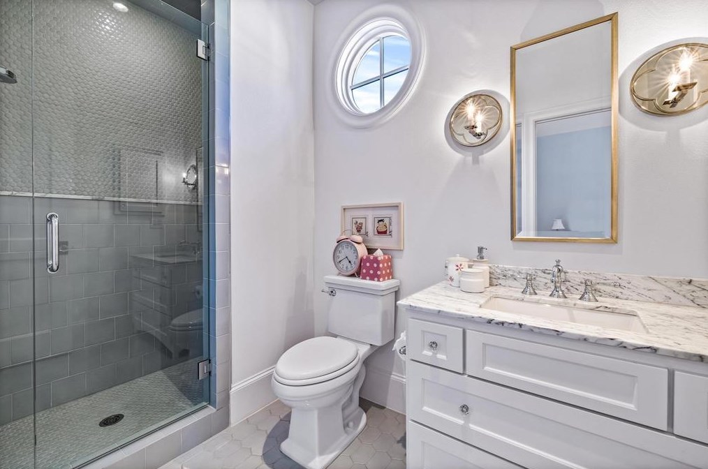 6713 Vanderbilt Ave, Dallas TX  75206-6136 exterior