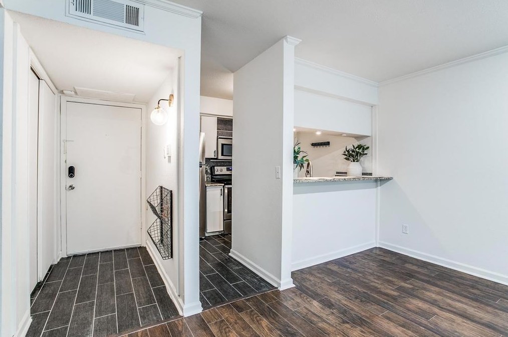 4837 Cedar Springs Rd #103, Dallas, TX 75219