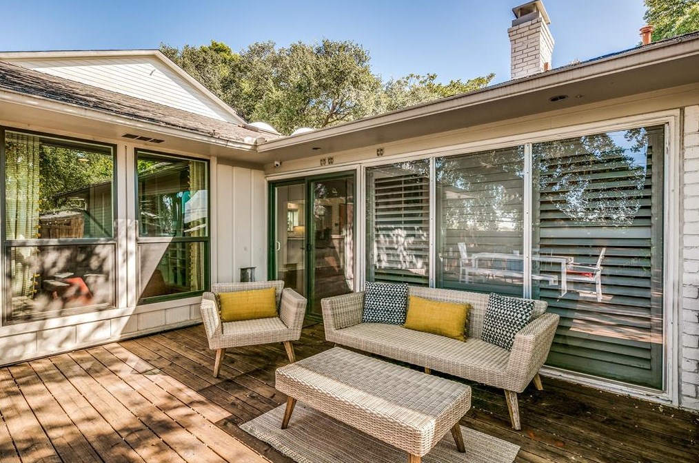 9619 Mossridge Dr, Dallas TX  75238-2538 exterior