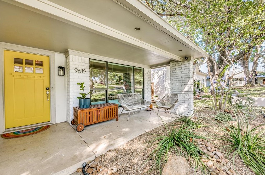 9619 Mossridge Dr, Dallas, TX 75238-2540