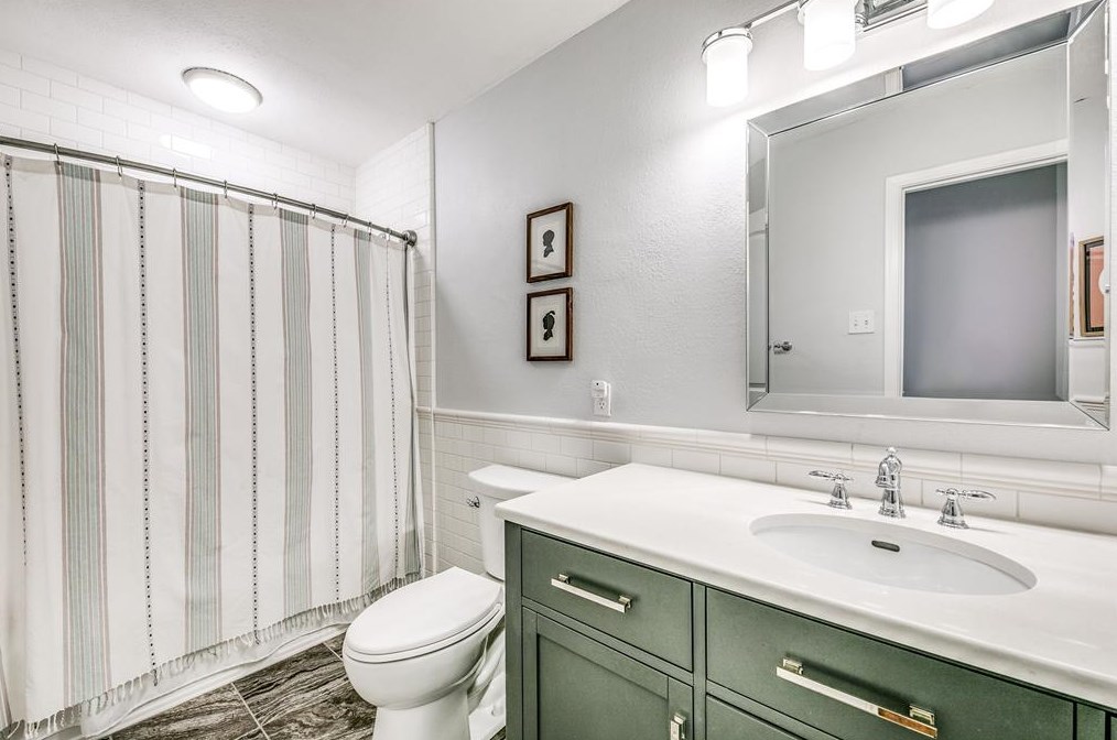 9619 Mossridge Dr, Dallas TX  75238-2538 exterior