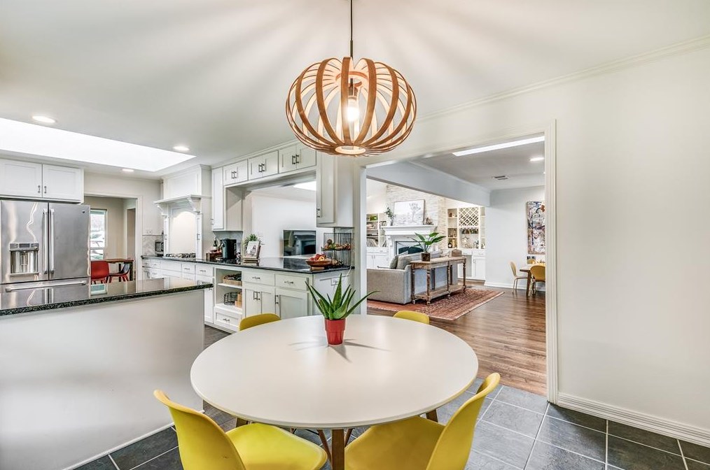 9619 Mossridge Dr, Dallas TX  75238-2538 exterior