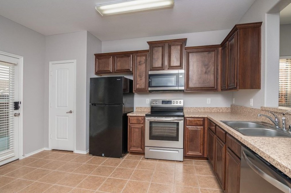 1204 Alder Tree Ln, Royse City, TX 75189