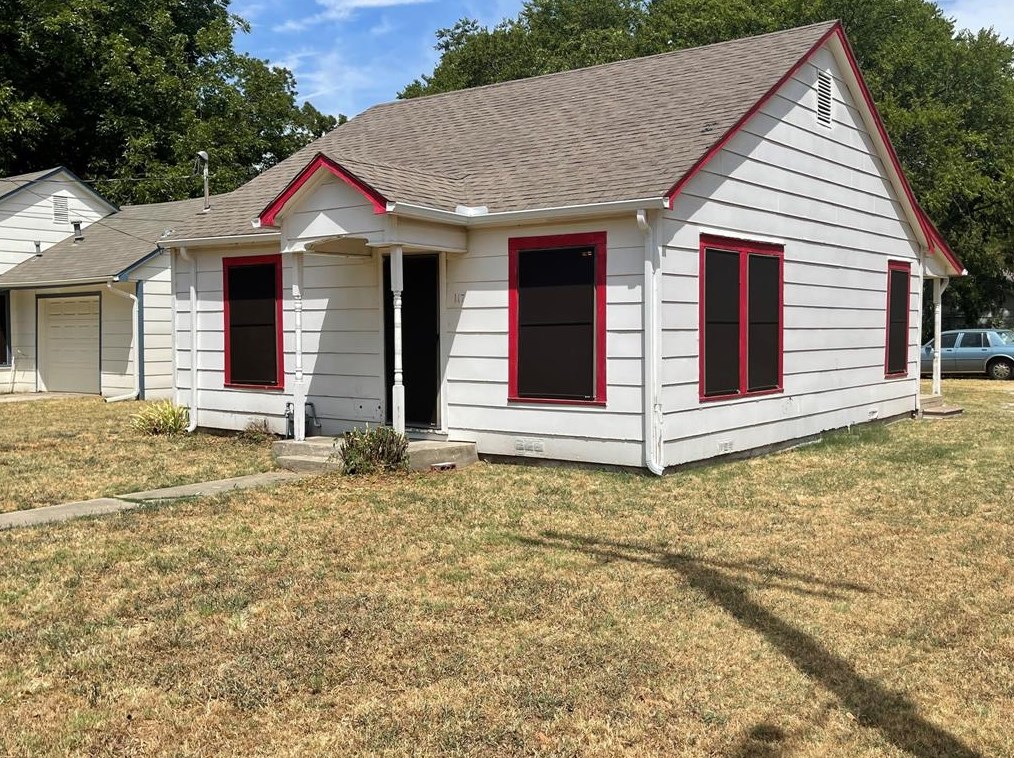 117 1/2 E Tennie St, Whitesboro, TX 76240