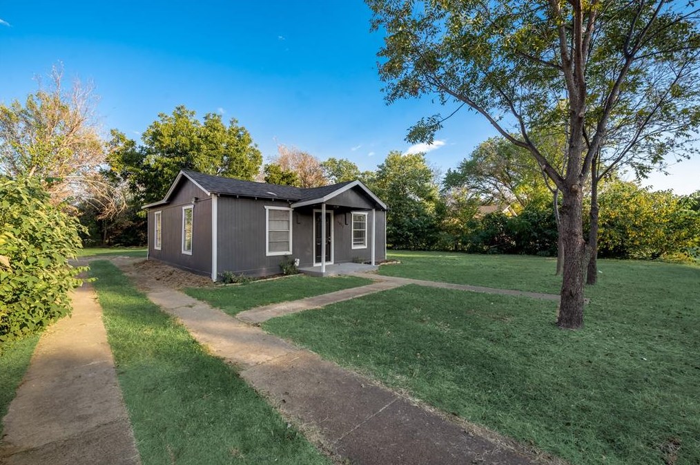 3821 Burnice Dr, Fort Worth, TX 76119