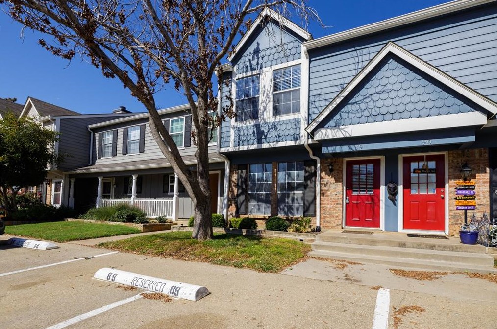 89 Winchester Dr, Euless, TX 76039