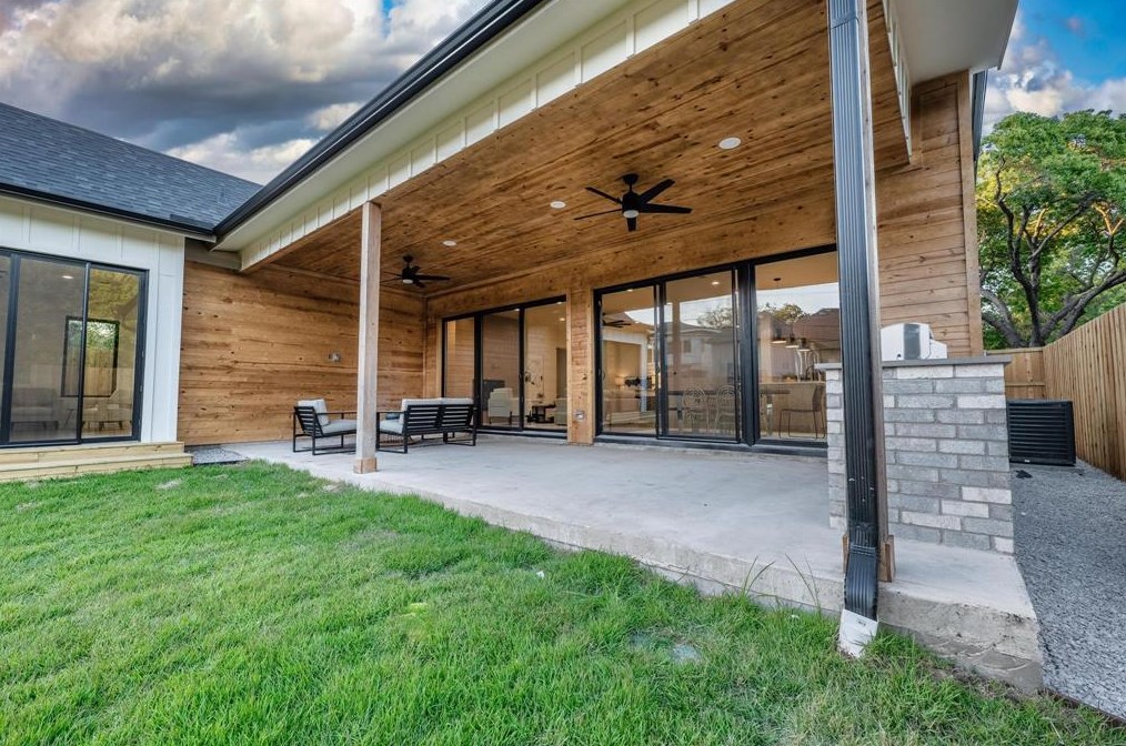 6230 Kenwood Ave, Dallas TX 75206-5515 exterior