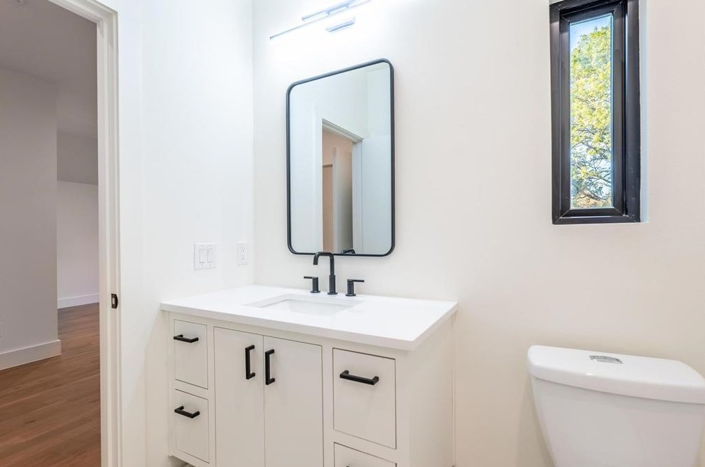 6230 Kenwood Ave, Dallas TX 75206-5515 exterior