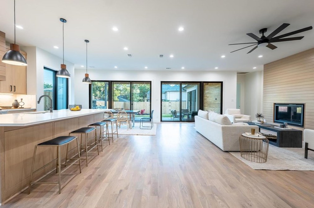 6230 Kenwood Ave, Dallas TX 75206-5515 exterior