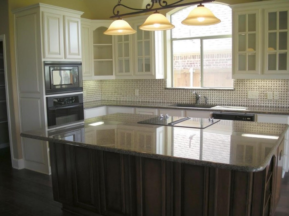 2931 Preston Club Dr, Sherman, TX 75092