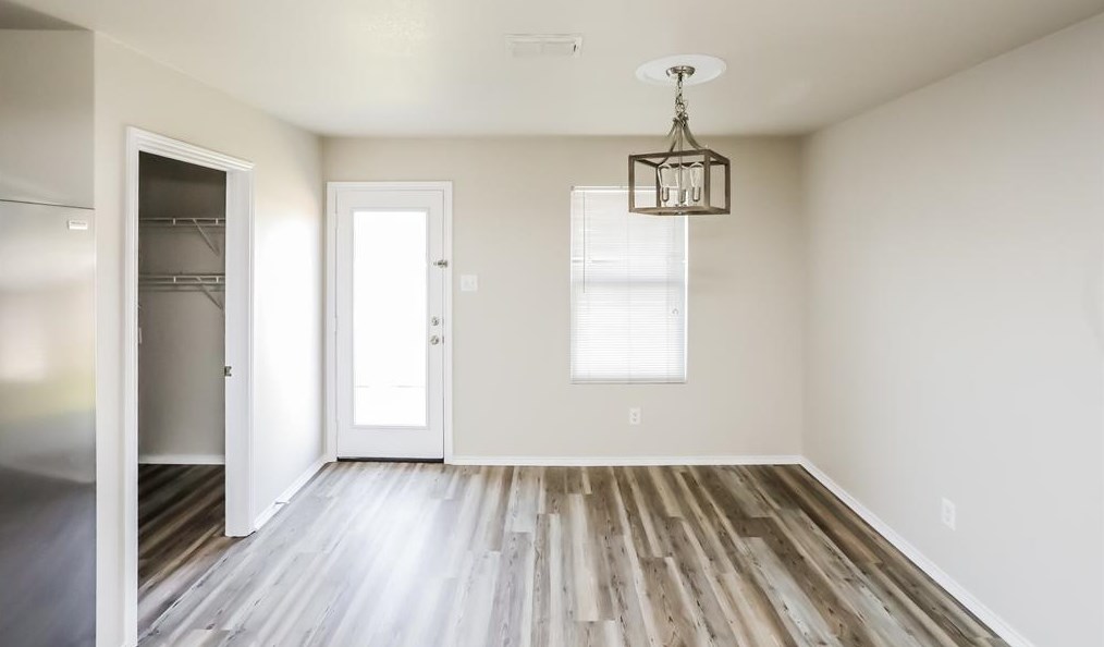 1048 Castle Top Dr, Haslet TX  76052-4896 exterior