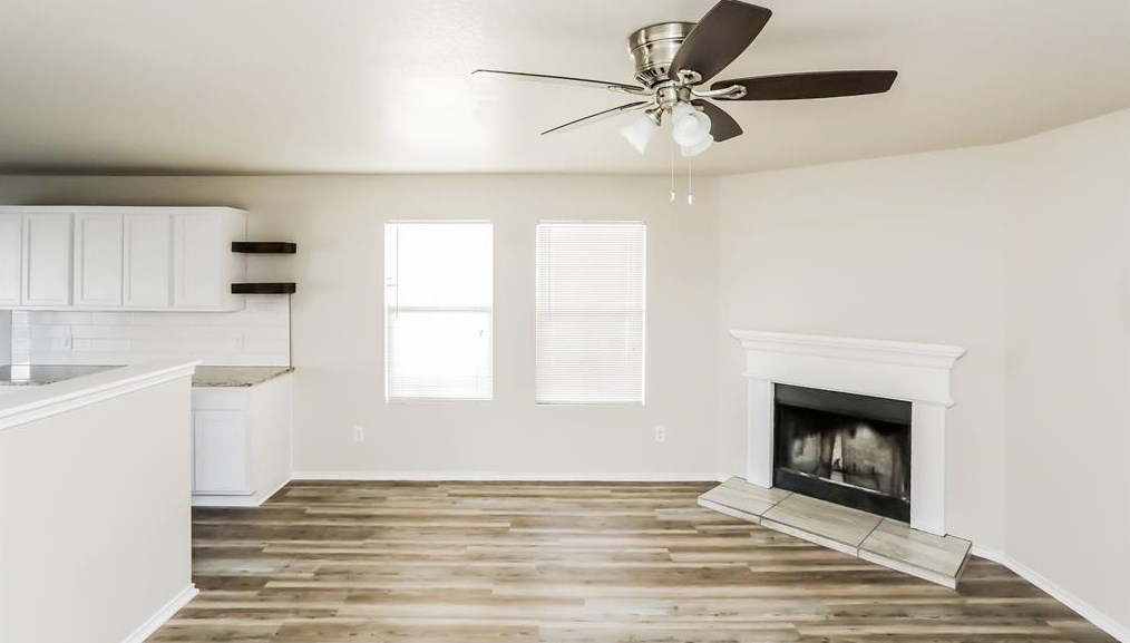 1048 Castle Top Dr, Haslet, TX 76052