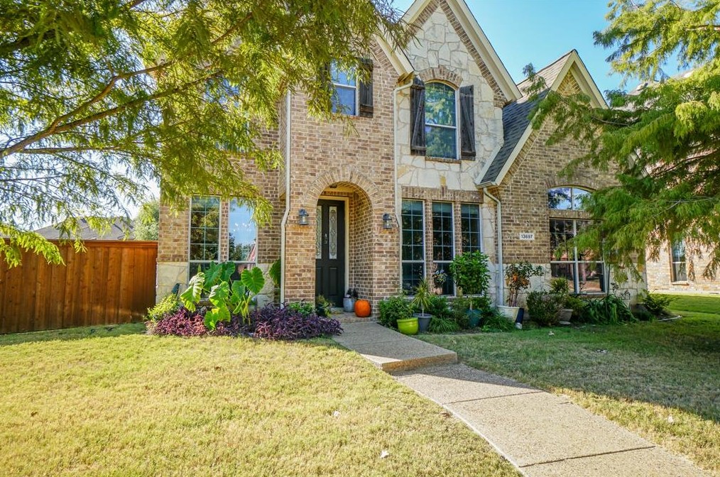 13697 Fall Harvest Dr, Frisco, TX 75033