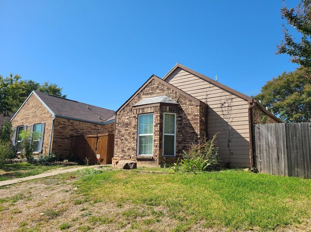 323 Teakwood Ln, Lewisville, TX 75067
