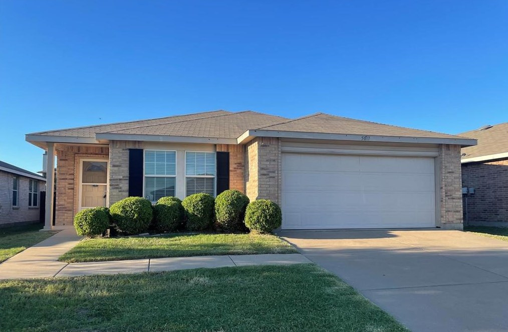 5017 River Rock Blvd, Fort Worth, TX 76179