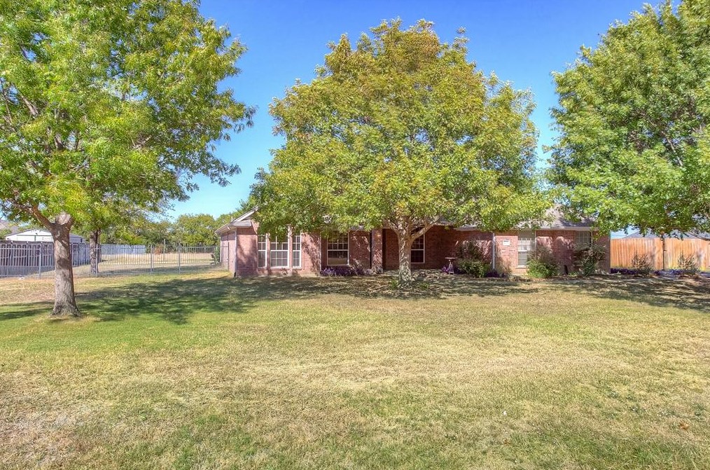 4908 Rancho Verde Pkwy, Crowley, TX 76036-9438