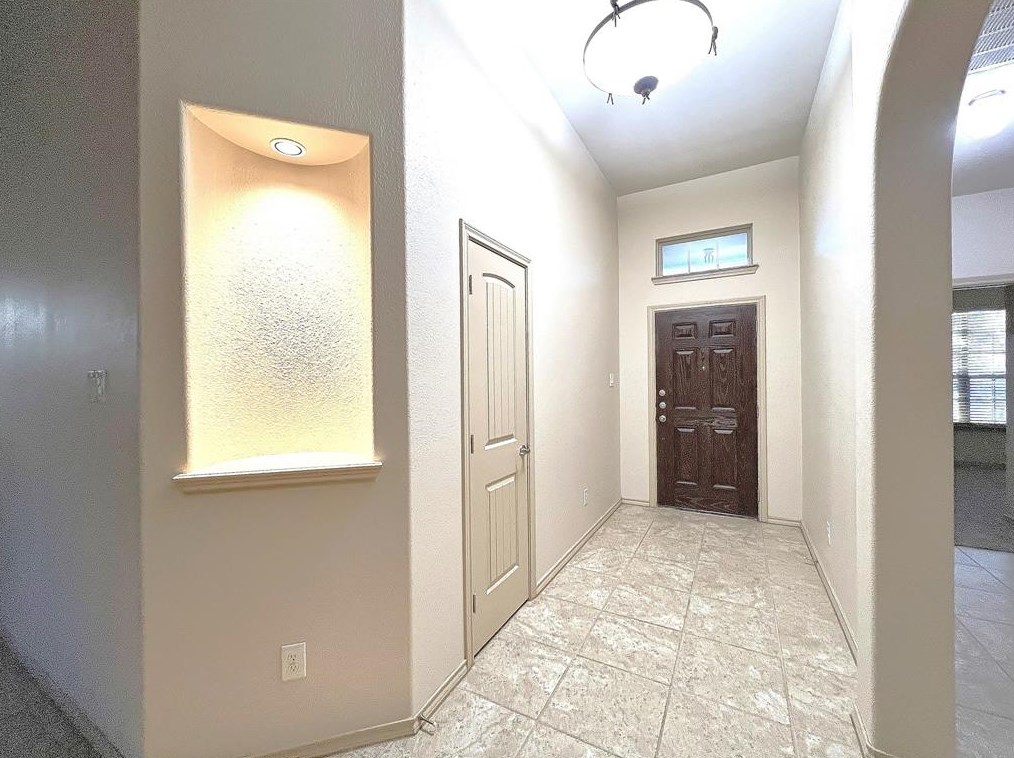 5817 Marsh Rail Dr, Denton, TX 76208