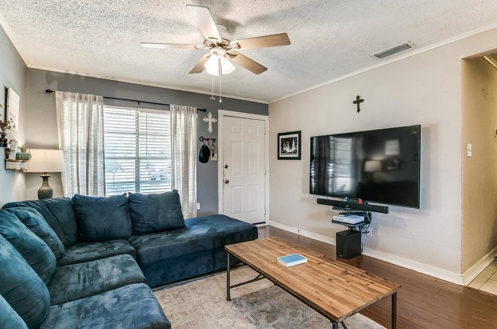 828 Bullock St, Coppell TX 75019-4530 exterior