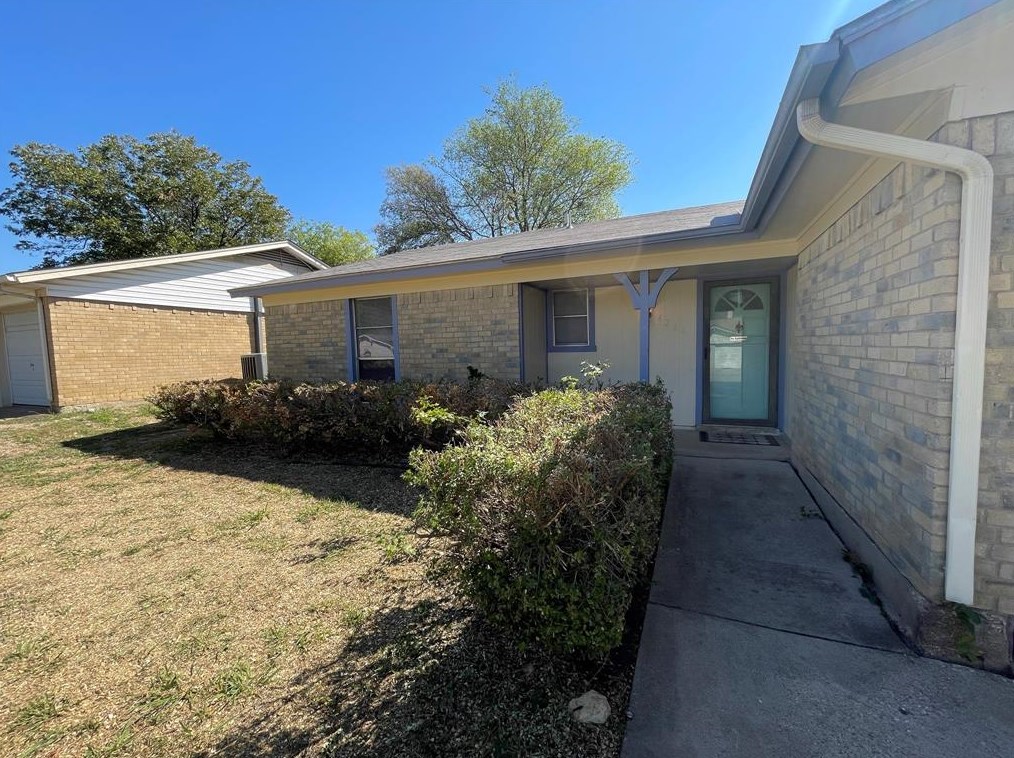 6264 Douglas Dr, Fort Worth, TX 76148